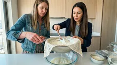 Cómo hacer yogur griego casero con 1 litro de leche: el colado simple que cambia la textura