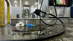 Cargar bencina sin derrames: el detalle del surtidor que muchos pasan por alto