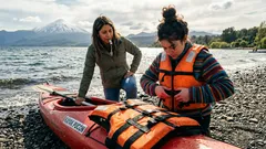 ¿Sales a remar en kayak? El checklist de seguridad que muchos olvidan antes de entrar al agua