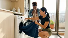 Olor a humedad en las toallas: el método con vinagre blanco que realmente las deja frescas