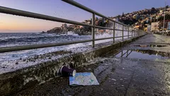 La ola inesperada que cortó una transmisión en Sicilia: la señal que muchos pasan por alto en marejadas